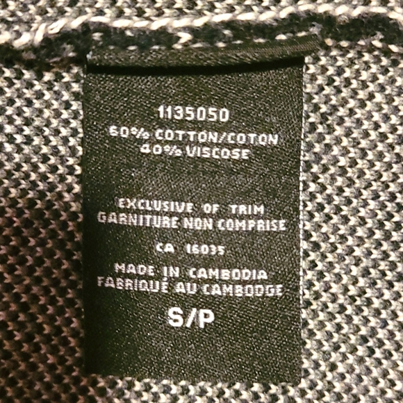 Original Nicole Miller zippered cardigan/sweater with two front pockets. - Picture 4 of 4